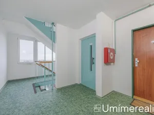 Prodej bytu 2+kk, Praha - Horní Měcholupy, Neapolská, 43 m2