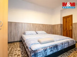 Prodej bytu 3+1, Nový Bor - Arnultovice, Gen. Svobody, 183 m2