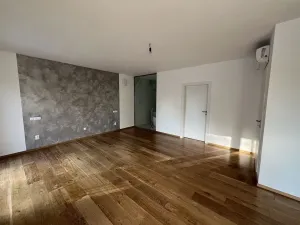 Prodej rodinného domu, Tři Dvory, 235 m2