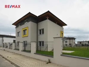 Pronájem bytu 3+1, Úhonice, Otakara Kádnera, 104 m2