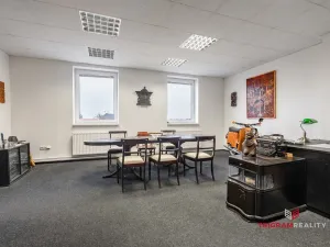 Pronájem kanceláře, Hradec Králové - Rusek, Černilovská, 243 m2