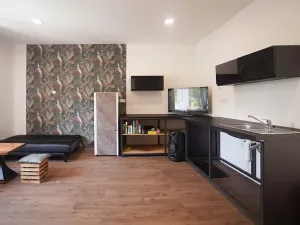 Prodej zemědělského objektu, Bžany, 1600 m2