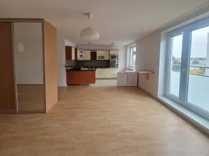 Pronájem bytu 1+kk, Praha - Kamýk, Novodvorská, 49 m2