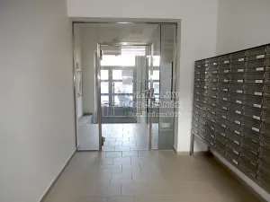 Pronájem kanceláře, Praha - Karlín, Thámova, 17 m2