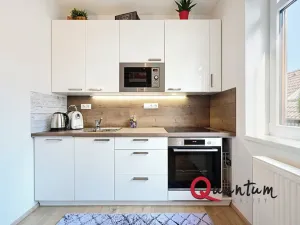 Prodej bytu 1+kk, Praha - Uhříněves, Bečovská, 20 m2