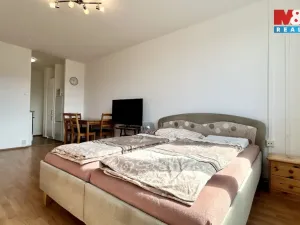 Pronájem bytu 2+kk, Praha - Bohnice, Poznaňská, 42 m2