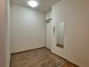 Pronájem bytu 2+1, Praha - Smíchov, Podbělohorská, 41 m2