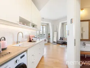 Prodej bytu 1+kk, Praha - Vršovice, Sportovní, 34 m2