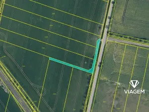 Prodej podílu pole, Dobrovice, 2305 m2