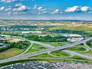 Prodej komerčního pozemku, Brno, Hněvkovského, 35094 m2