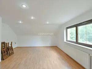 Pronájem vily, Průhonice, Jetelová, 370 m2