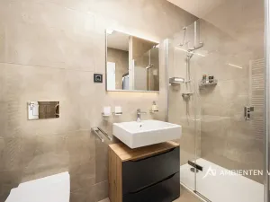 Prodej bytu 2+kk, Praha - Vysočany, Oktábcových, 72 m2