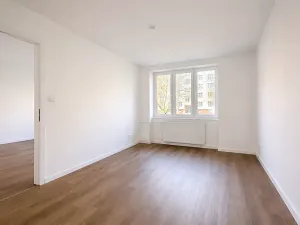 Prodej bytu 3+kk, Ostrov, Kollárova, 55 m2