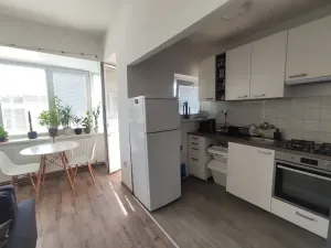 Pronájem bytu 2+kk, Praha, Pod kaštany, 48 m2