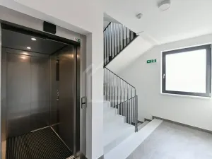 Prodej bytu 3+kk, Praha - Vysočany, V Předním Hloubětíně, 72 m2