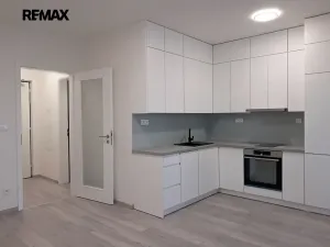 Pronájem bytu 1+kk, Praha - Modřany, Zlochova, 49 m2