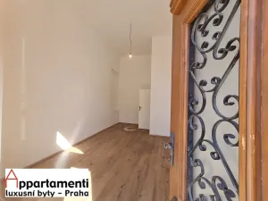 Pronájem obchodního prostoru, Praha - Holešovice, Dukelských hrdinů, 18 m2
