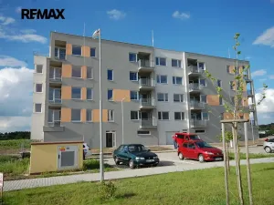 Pronájem bytu 1+kk, Velký Osek, U hřiště, 43 m2