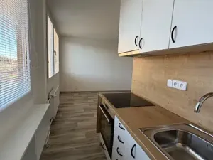 Pronájem bytu 1+kk, Kladno, Plzeňská, 27 m2
