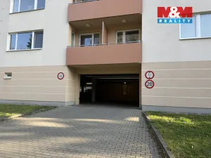Prodej garážového stání, Zlín - Příluky, Dřevnická, 10 m2