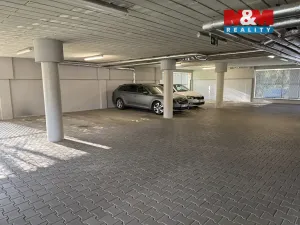 Prodej garážového stání, Zlín - Příluky, Dřevnická, 10 m2