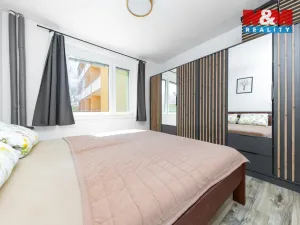 Prodej bytu 3+1, Pohořelice, nám. Svobody, 72 m2