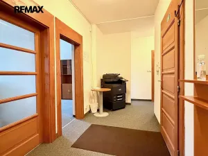 Pronájem kanceláře, Praha - Strašnice, Průběžná, 128 m2