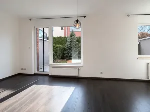Pronájem bytu 1+kk, Praha - Velká Chuchle, Mrkosova, 36 m2