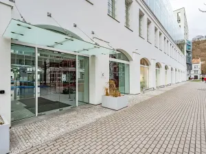 Pronájem kanceláře, Praha - Karlín, Křižíkova, 545 m2