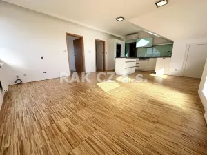 Prodej bytu 3+kk, Šestajovice, Revoluční, 74 m2