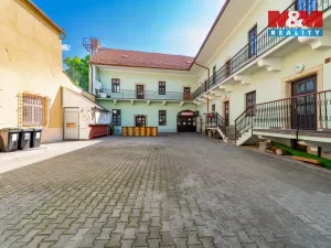 Pronájem obchodního prostoru, Velké Meziříčí, Náměstí, 68 m2