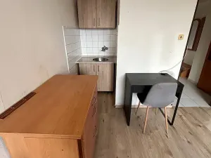 Pronájem bytu 1+kk, Praha - Radotín, Vrážská, 27 m2