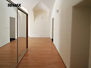 Pronájem bytu 1+1, Kolín, Karlovo náměstí, 44 m2