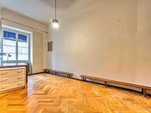 Prodej bytu 4+1, Praha - Malá Strana, Malostranské náměstí, 91 m2