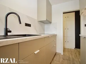 Prodej bytu 3+1, Plzeň, Železničářská, 76 m2