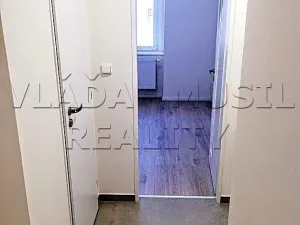 Pronájem bytu 2+kk, Praha - Libeň, Novákových, 35 m2