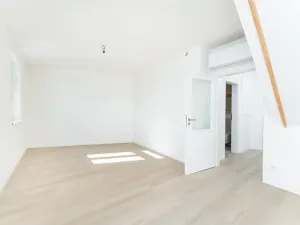 Prodej bytu 2+1, Praha - Libeň, Zenklova, 81 m2