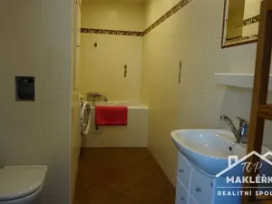 Prodej bytu 2+1, Přelouč, náměstí 17. listopadu, 64 m2