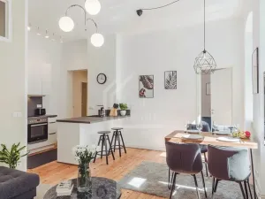 Pronájem bytu 2+kk, Praha, Pernerova, 48 m2