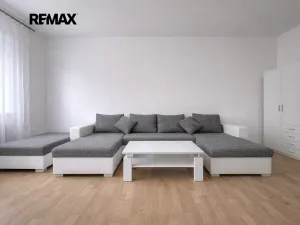 Pronájem bytu 1+1, Adamov, Petra Jilemnického, 40 m2