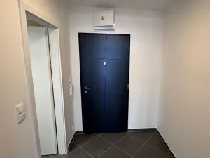 Pronájem bytu 1+kk, Praha - Dolní Měcholupy, Honzíkova, 41 m2