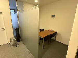 Pronájem kanceláře, Praha - Vysočany, Sokolovská, 135 m2