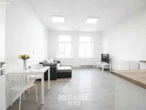 Pronájem bytu 2+kk, Jihlava, Jiřího z Poděbrad, 50 m2