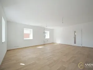 Prodej bytu 3+kk, Trhová Kamenice, Raisovo náměstí, 89 m2