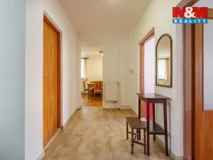 Prodej bytu 3+1, Karlovy Vary - Stará Role, Nádražní, 65 m2