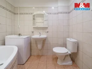 Prodej bytu 3+1, Karlovy Vary - Stará Role, Nádražní, 65 m2