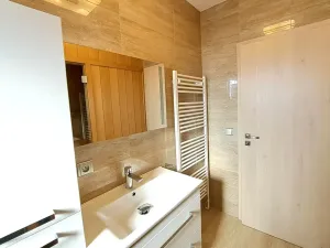 Prodej rodinného domu, Doubravy, 190 m2