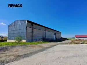Prodej výrobních prostor, Dolní Chvatliny, 3690 m2