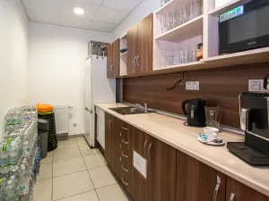 Pronájem kanceláře, Praha - Horní Počernice, Plkovská, 112 m2