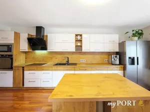 Prodej vícegeneračního domu, Chyše, Žižkovo náměstí, 322 m2